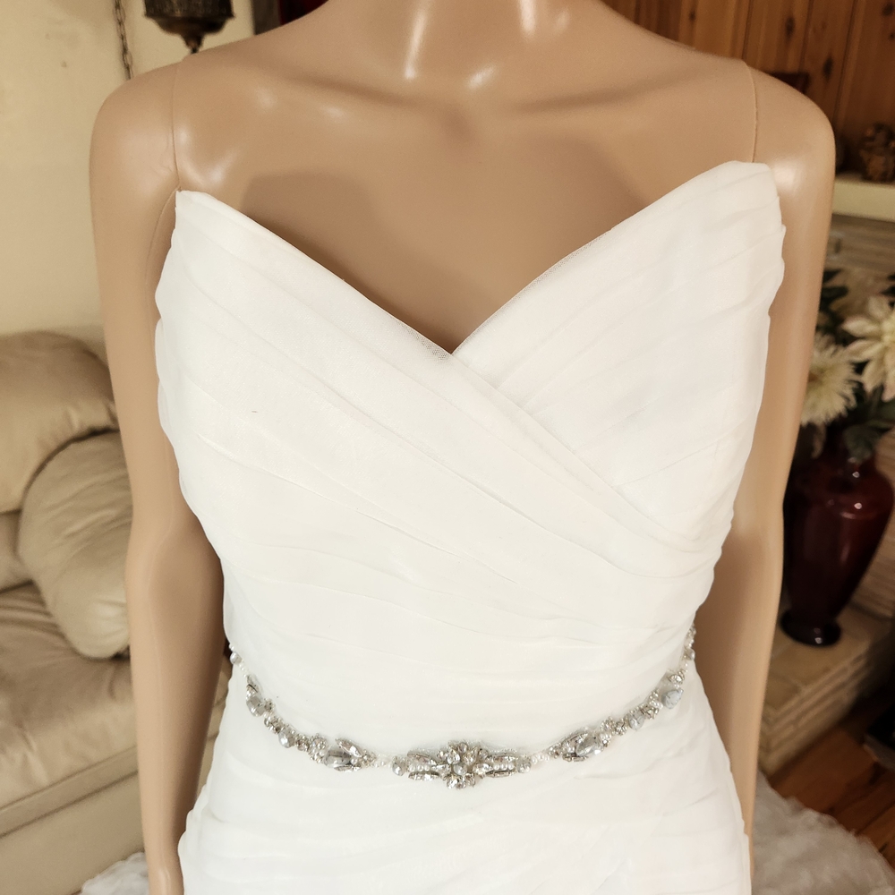NWT Jasmine Bridal Ivory Wedding Gown | Style T394 | Size 6 - Picture 13 of 16